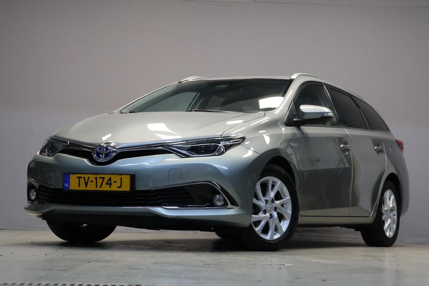 Toyota Auris - 1.8 Hybrid Executive |Soelverw|Parkassist|CAM - AutoWereld.nl