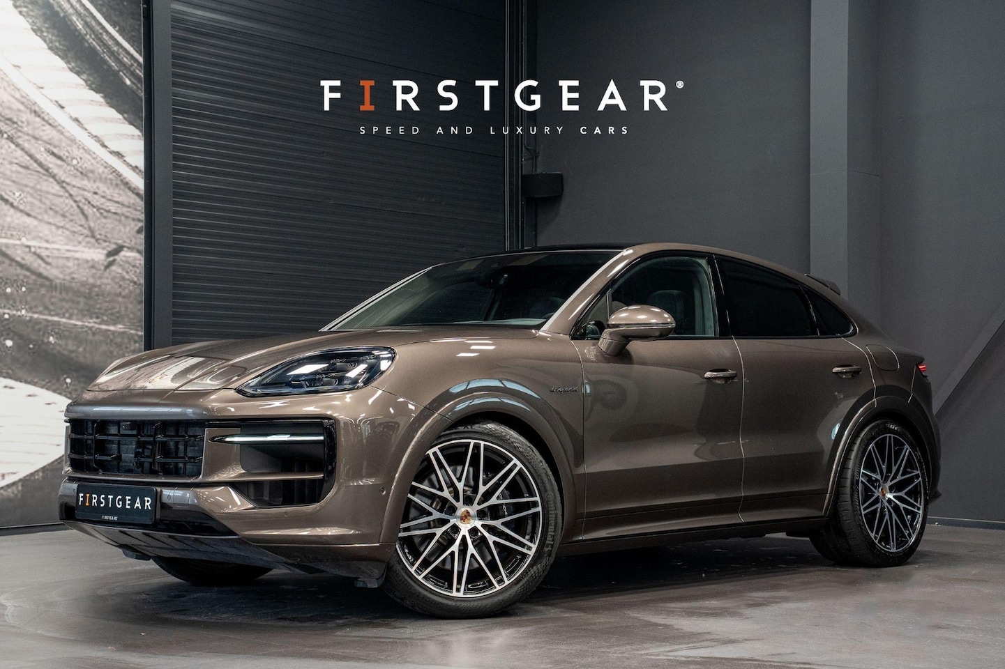 Porsche Cayenne Coupé - 3.0 S E-Hybrid *Burmester / Club-Leder Interieur / Vierwielbesturing / Paint-to-Sample / S - AutoWereld.nl