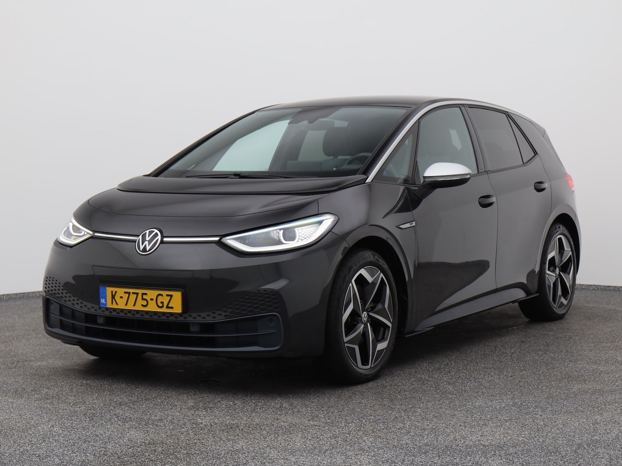 Volkswagen ID.3 - First Plus 58 kWh | CAMERA | ADAPTIVE | STOEL- EN STUURVERW. - AutoWereld.nl