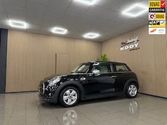MINI Cooper - 1.5 Business * Navigatie / Parkeersensoren / Cruise control / NL Auto