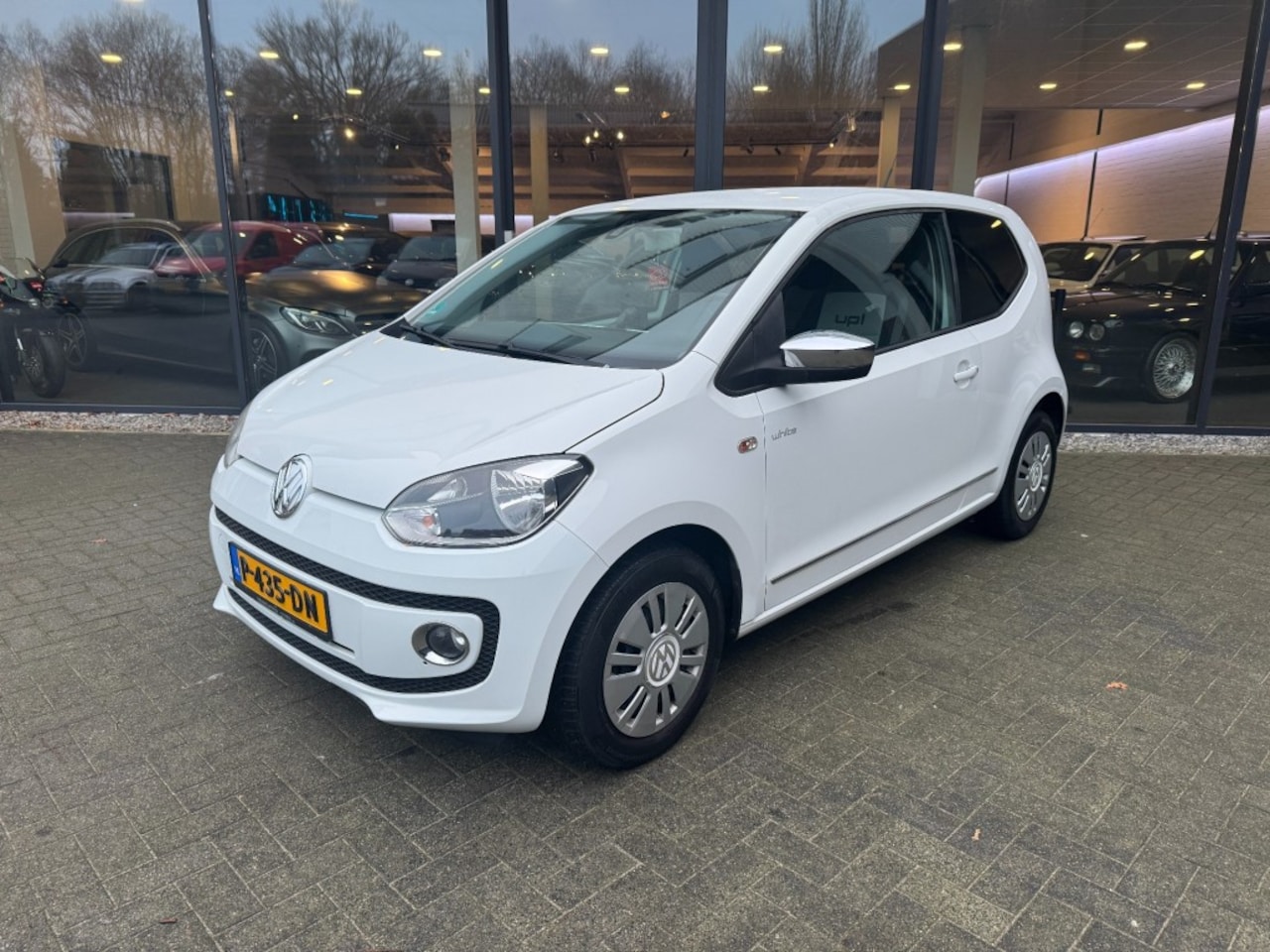 Volkswagen Up! - 1.0 75pk HighUp White Edition, Navi,Cruise,Pdc,Airco,Stoelverw, - AutoWereld.nl