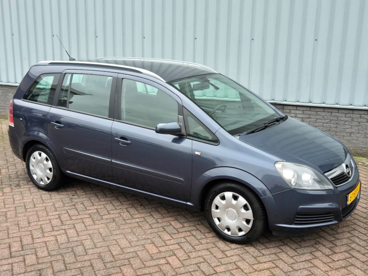 Opel Zafira - 1.8 Executive Cruise CTRL Navi Airco 7 persoons - AutoWereld.nl