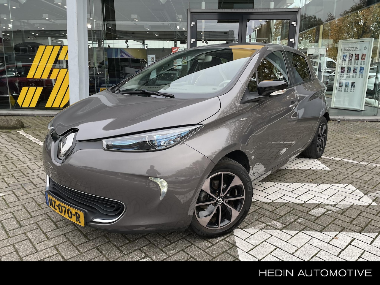 Renault Zoe - Q90 Bose Quickcharge 41 kWh | KOOP ACCU | CAMERA | LEER | STOELVERWARMING | KEYLESS | - AutoWereld.nl