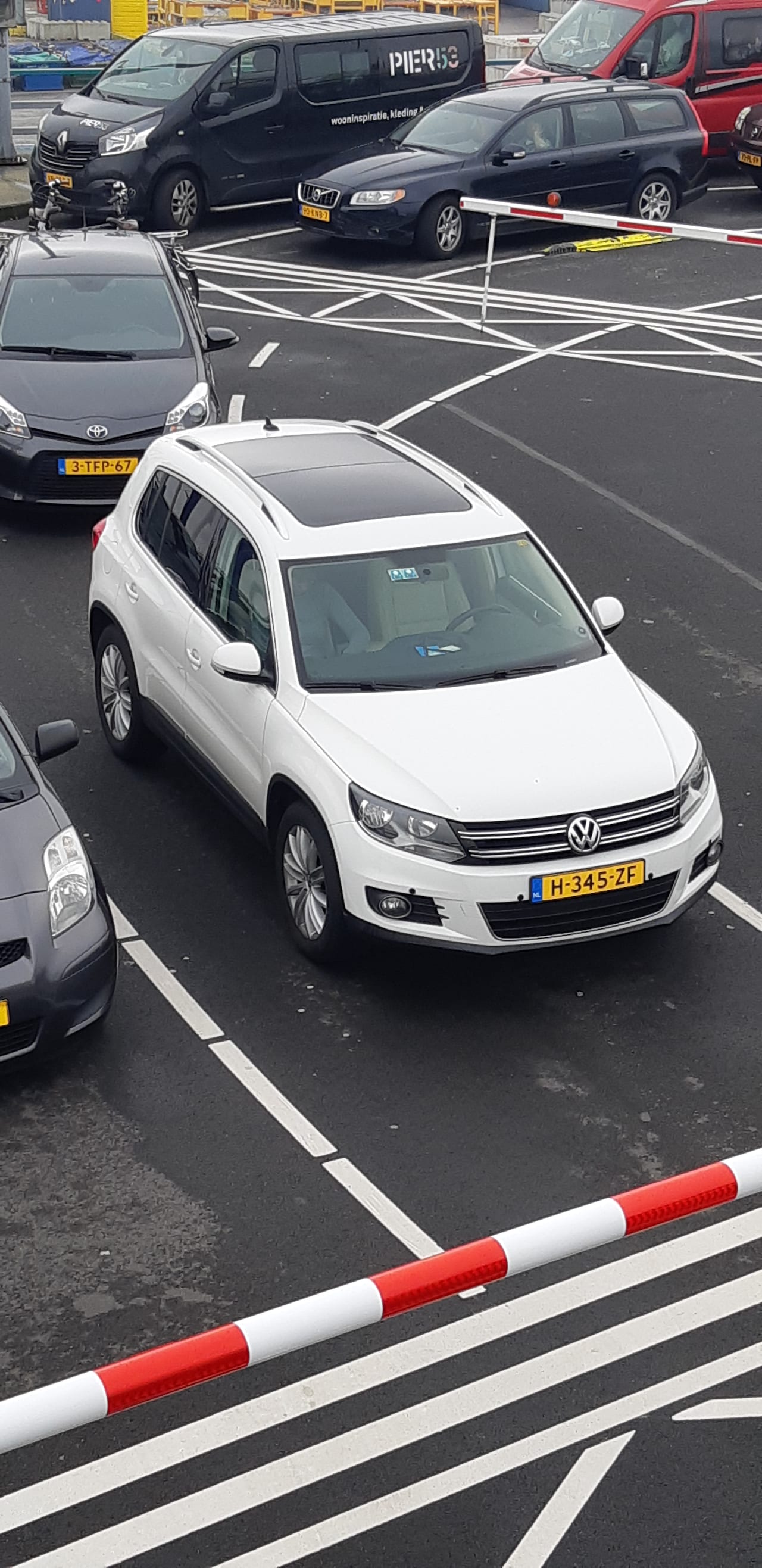 Volkswagen Tiguan - 2.0 TSI Sport&Style 4 motion Panoramadak full options - AutoWereld.nl