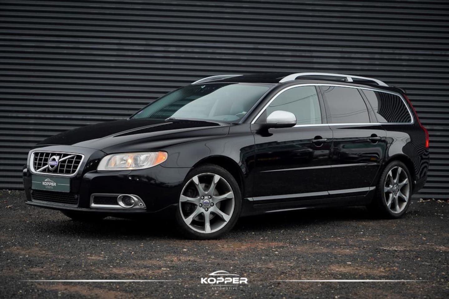Volvo V70 - 2.5FT Summum / R-Line / Schuifdak / Trekhaak / Leder / Memory - AutoWereld.nl