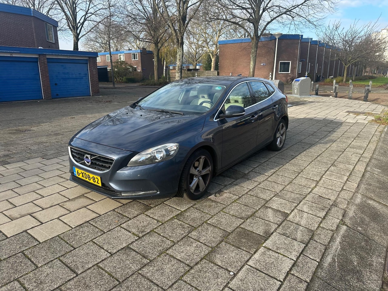 Volvo V40 - 1.6 D2 Summum Automaat Leder Cruise Navi - AutoWereld.nl