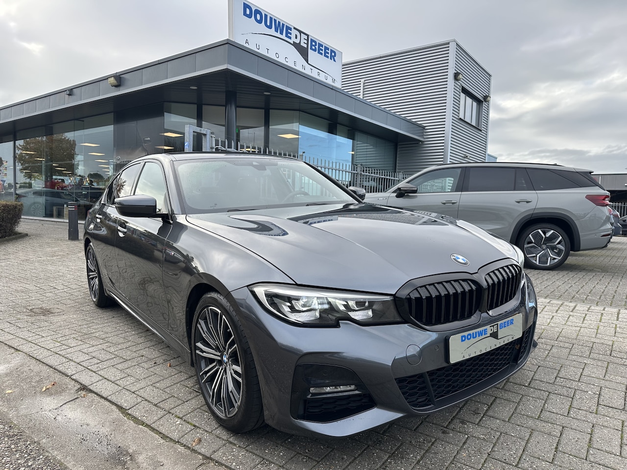BMW 3-serie - 330i M Sport 330 Trekhaak | Camera | HiFi | Stoelverw. - AutoWereld.nl