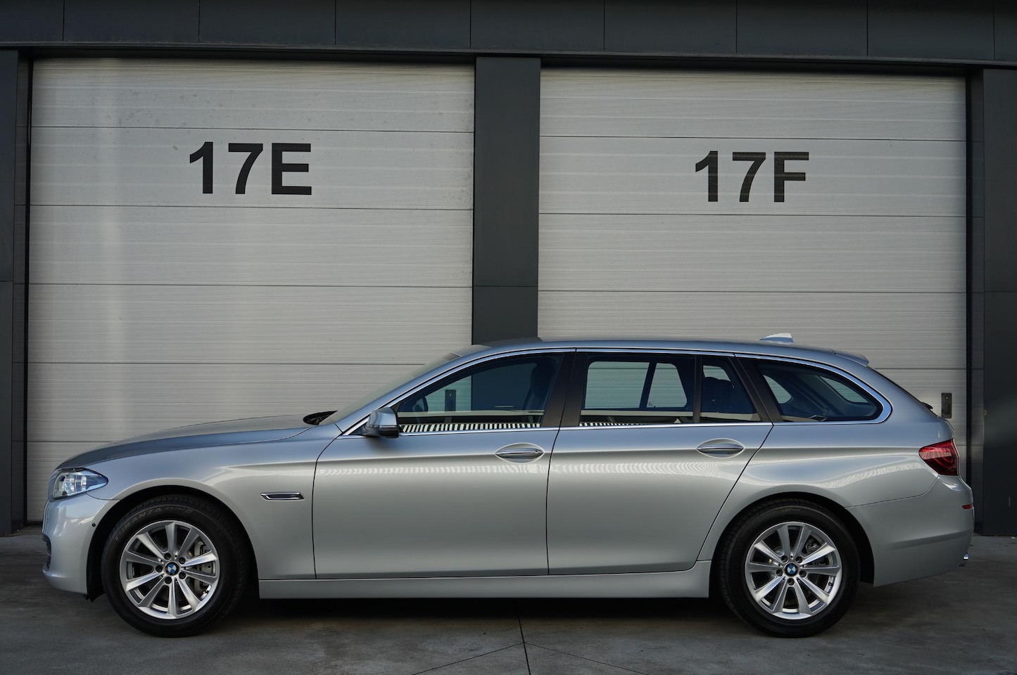 BMW 5-serie Touring - 523i High Executive 523i High Executive - AutoWereld.nl