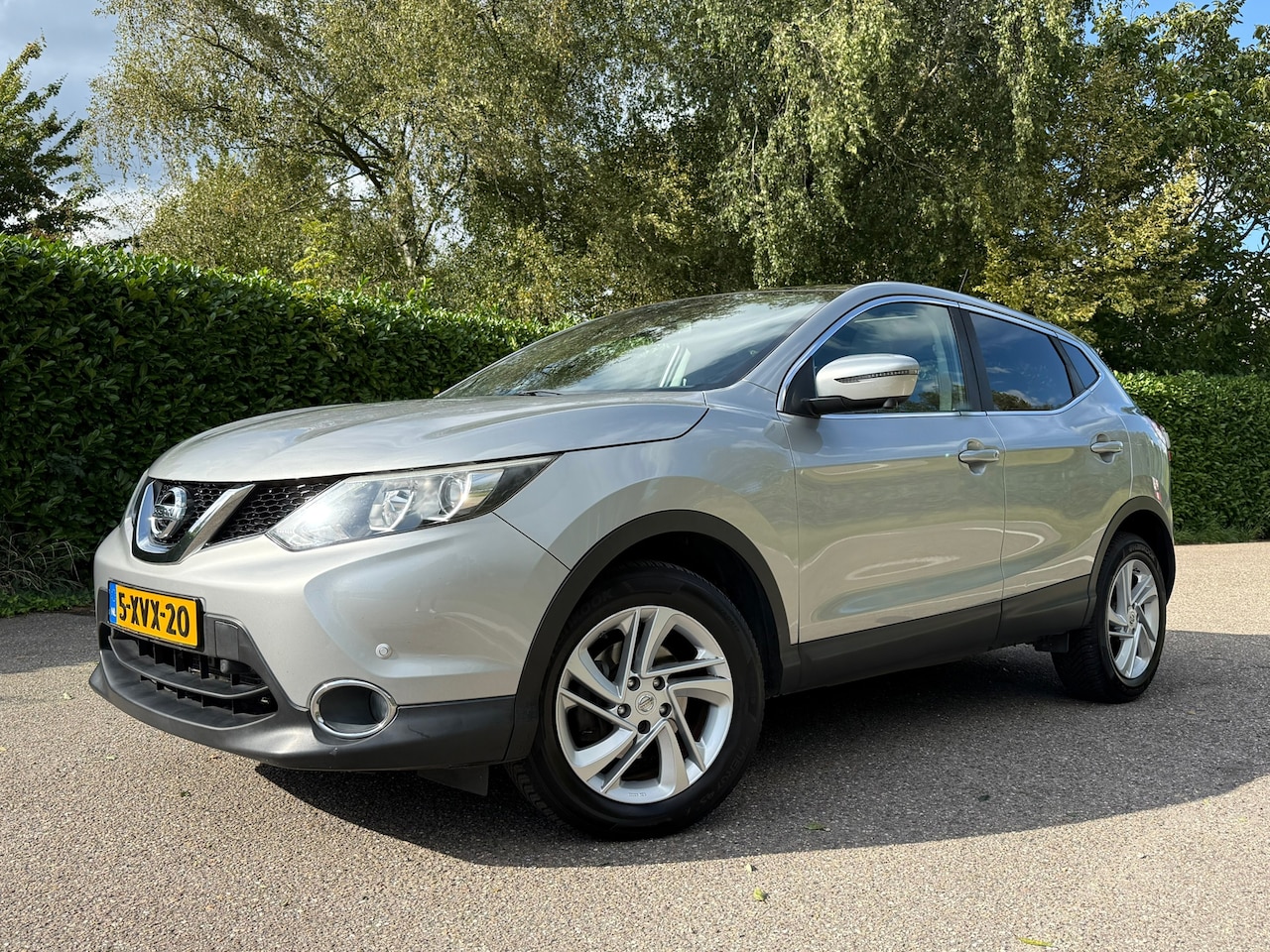 Nissan Qashqai - 1.2 Automaat (nieuw) | Ketting v.d. motor (nieuw) | 360 Camera | Panoramadak | Navi | Clim - AutoWereld.nl