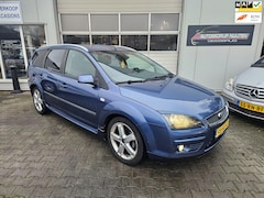 Ford Focus Wagon - 1.6-16V Futura CLIMA..TREKHAAK