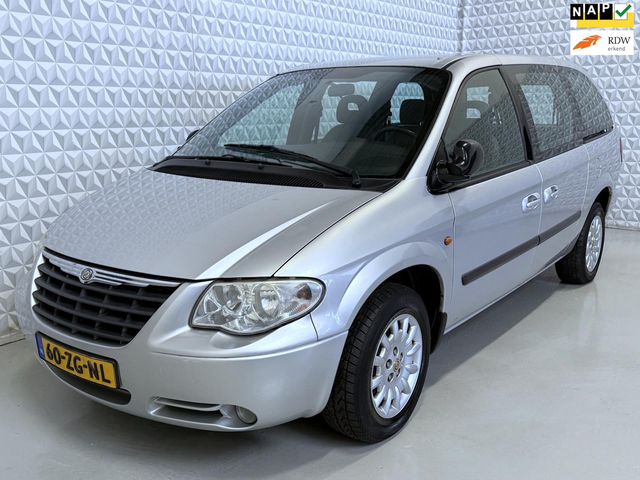 Chrysler Grand Voyager - 3.3i V6 SE * Stow 'n Go * 159.000km (2008) - AutoWereld.nl