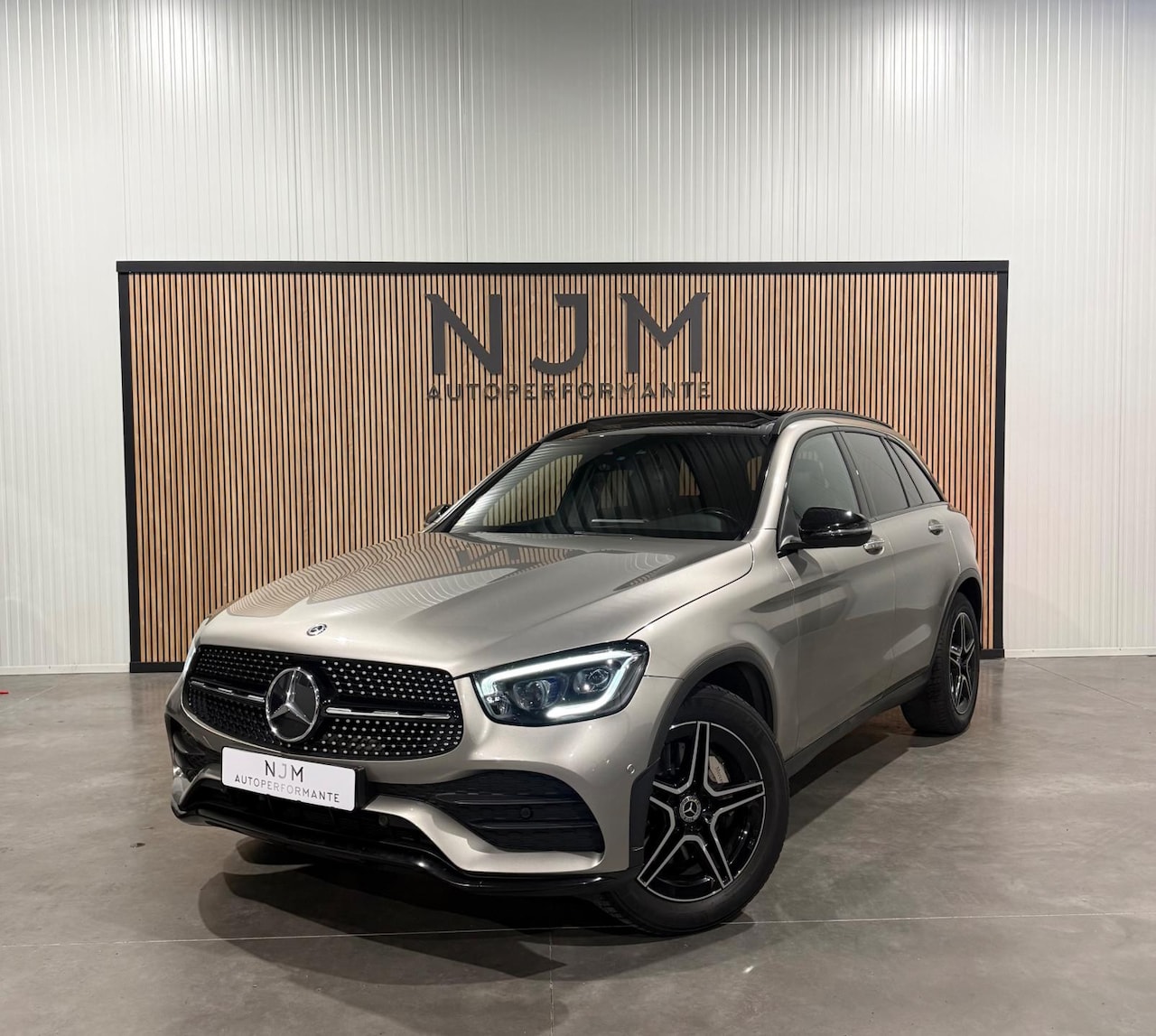 Mercedes-Benz GLC-klasse - 200 AMG|Pano|Burmester|Carplay|Sfeer - AutoWereld.nl