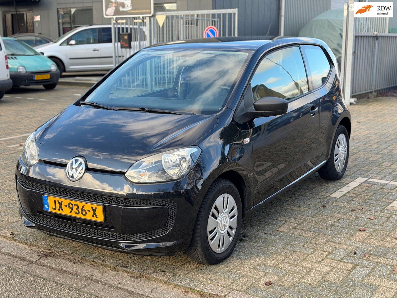 Volkswagen Up! - 1.0 take up! | Xenon | Onderhoudsboek | Db Riem vv | Airco | APK - AutoWereld.nl
