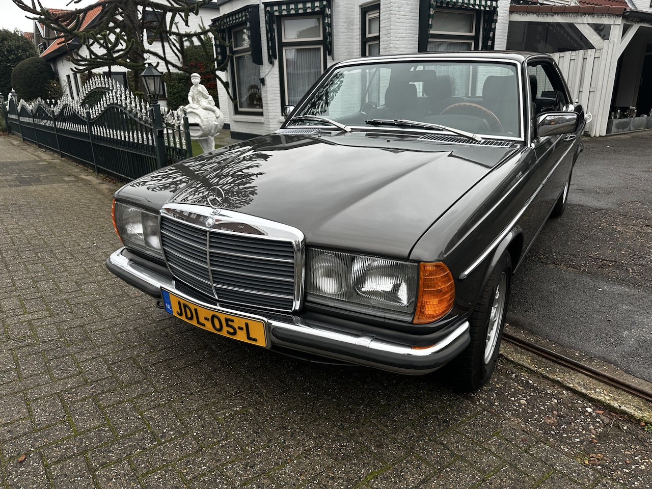 Mercedes-Benz 200-280 (W123) - 230 CE 230 CE - AutoWereld.nl