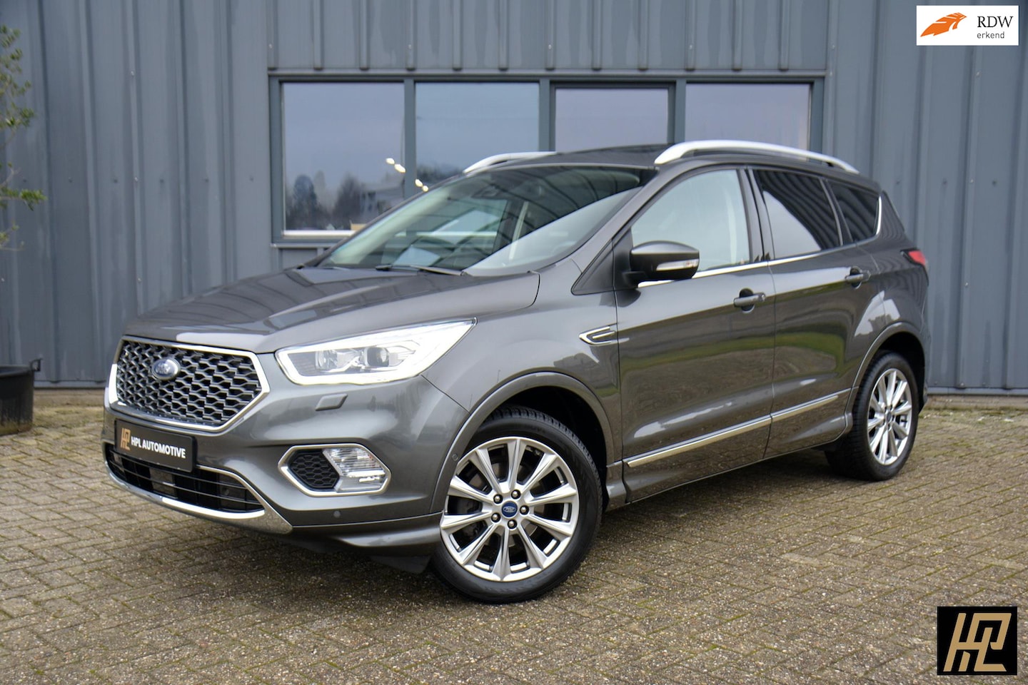 Ford Kuga - 1.5 EcoBoost Vignale * Pano * Leer * Memory * Carplay/Android * Trekhaak * Zeer compleet - AutoWereld.nl