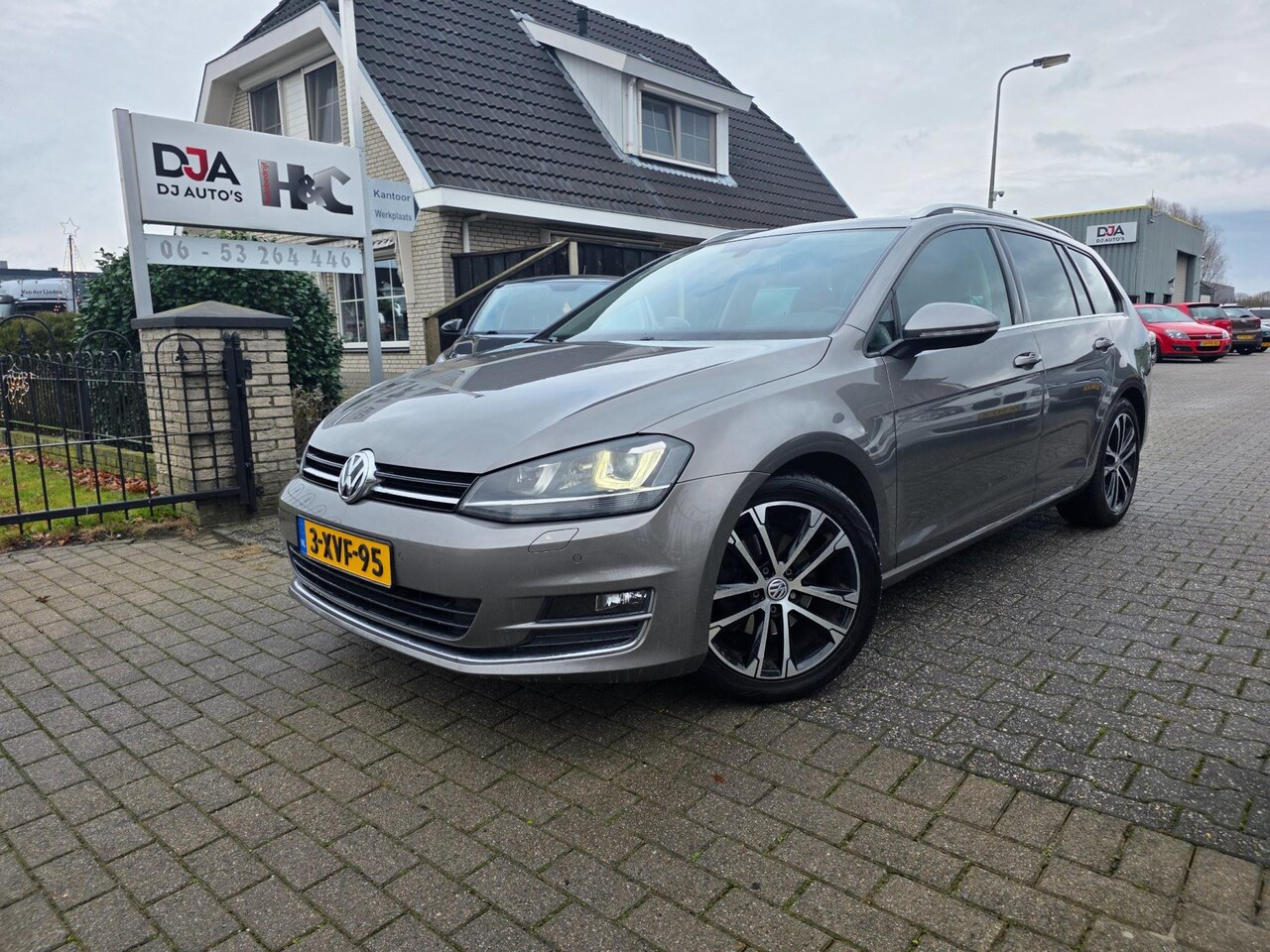 Volkswagen Golf Variant - 1.4 TSI Business Edition Pano dak + Carplay - AutoWereld.nl