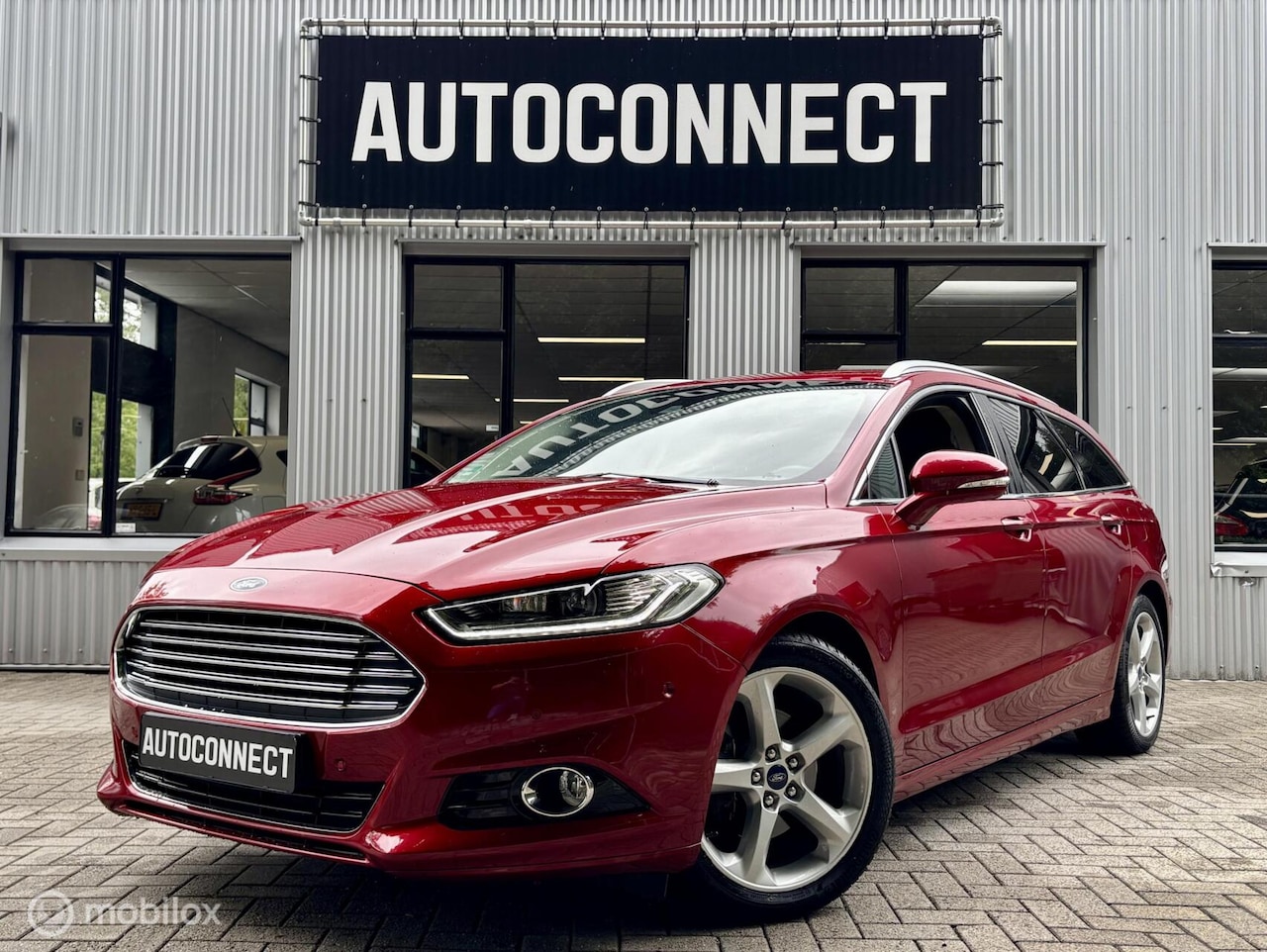 Ford Mondeo Wagon - 2.0 Titanium 2.0 Titanium. 240 PK, NAVI, CRUISE, CAMERA, STOELVERWARMING. - AutoWereld.nl