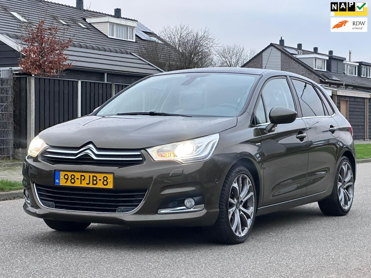 Citroën C4 - 1.6 THP Exclusive EGS Automaat*Pano*Navigatie*Cruise*NAP*Clima*LM velgen*Dealer onderhoude - AutoWereld.nl