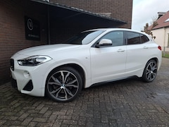 BMW X2 - SDrive20i High Executive M-Sport 192PK Panoramadak / Apple Carplay / Achteruitrijcamera /