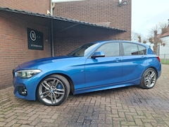 BMW 1-serie - 118i M-Sport 136PK Apple Carplay / Trekhaak / Achteruitrijcamera / Led Verlichting / Leder