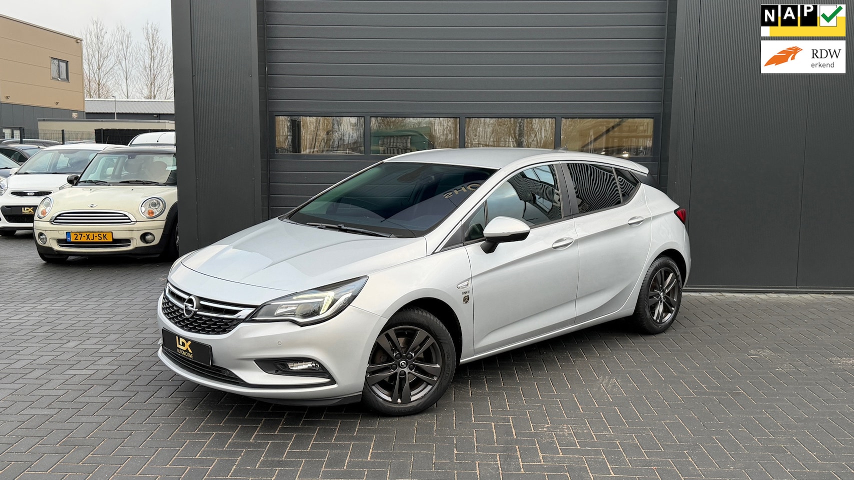 Opel Astra - 1.4 Turbo 120 Jaar Edition Airco|Cruise - AutoWereld.nl