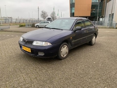 Mitsubishi Carisma - 1.6 GL Automaat Airco 1997 Blauwmetalic