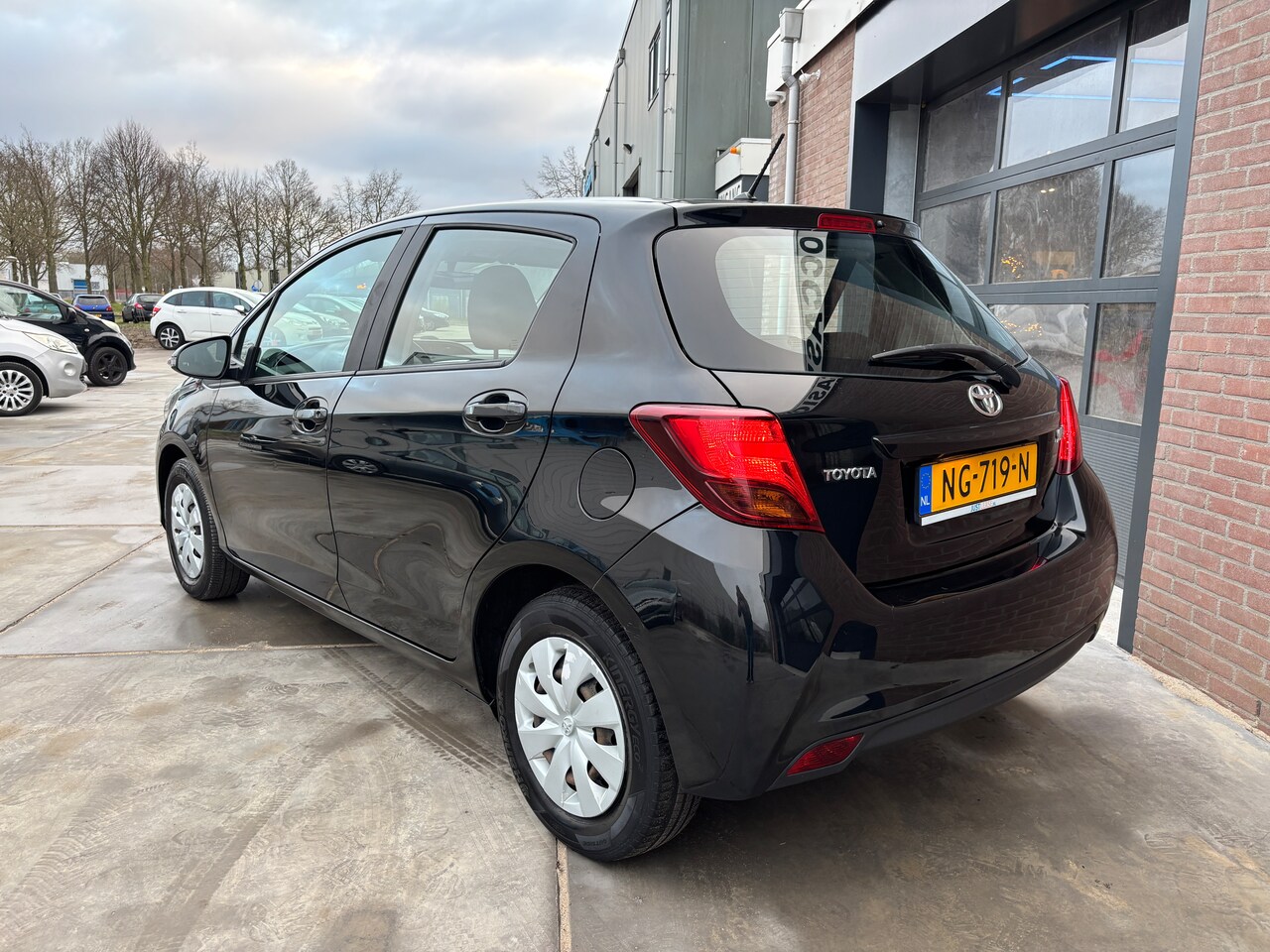 Toyota Yaris - 1.0 VVT-i Aspiration | 5drs. Org-NL auto. 1e eig. Airco.