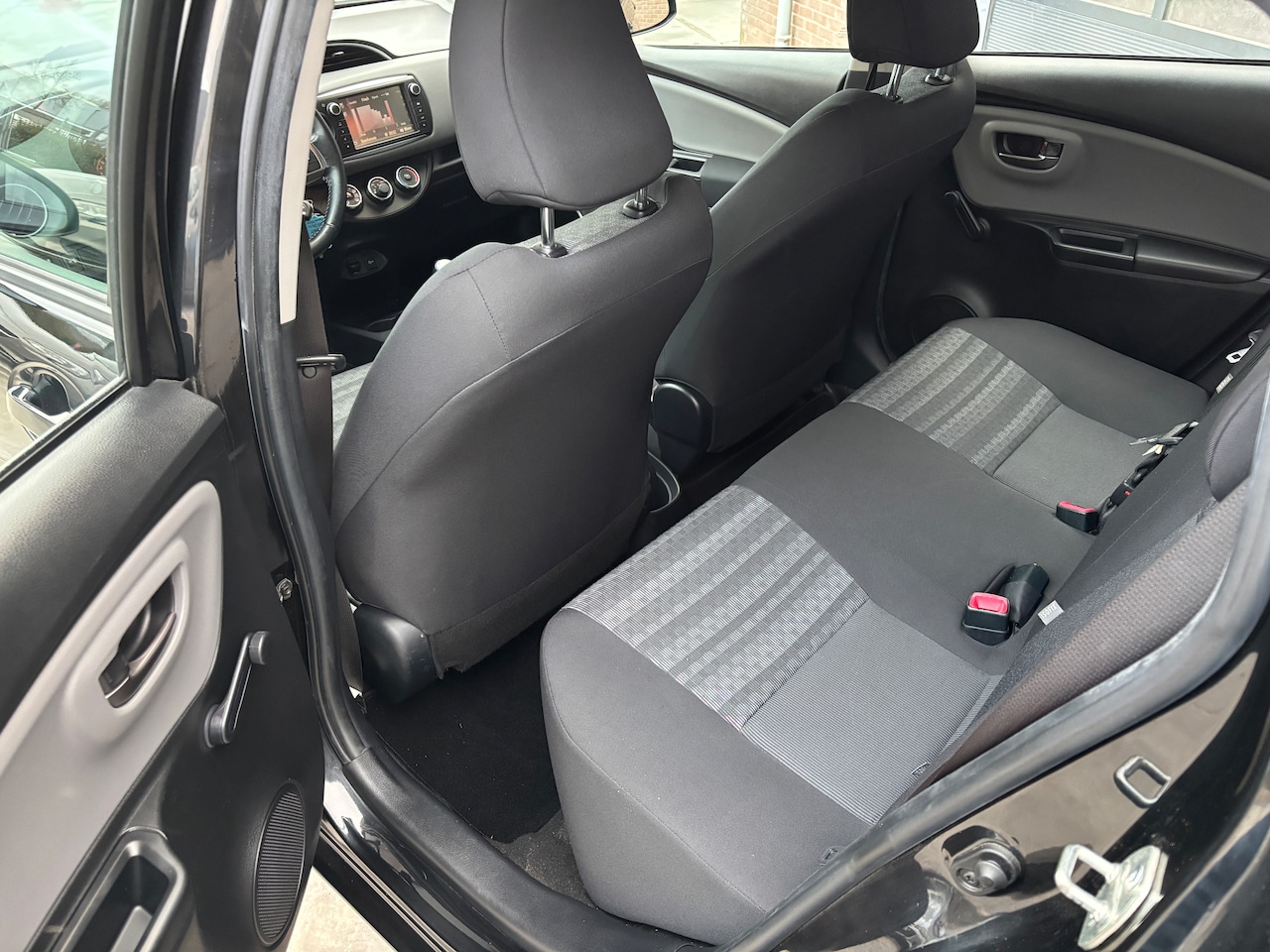 Toyota Yaris - 1.0 VVT-i Aspiration | 5drs. Org-NL auto. 1e eig. Airco.