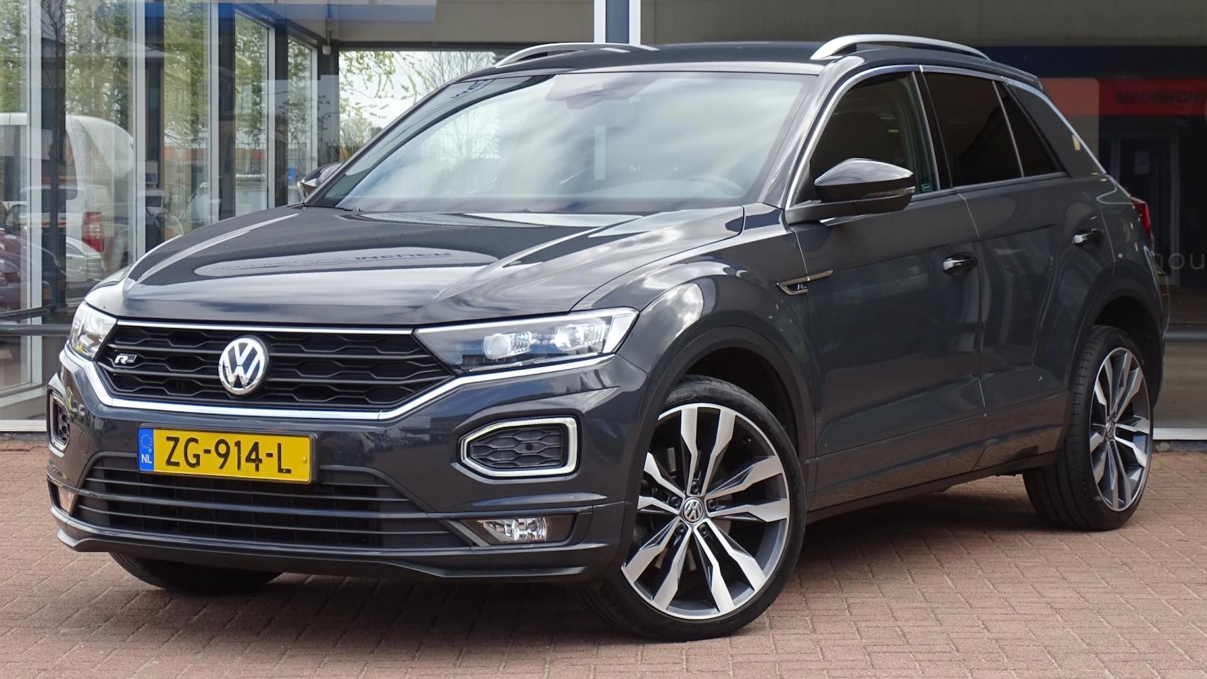 Volkswagen T-Roc - 1.5 TSI R-Line | Automaat | Airco | Vol opties | PDC | 2019 | Inruil mogelijk - AutoWereld.nl
