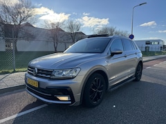 Volkswagen Tiguan - 2.0 TSI 4Motion Highline R-Line|Pano|LED|Adaptive Cruise|