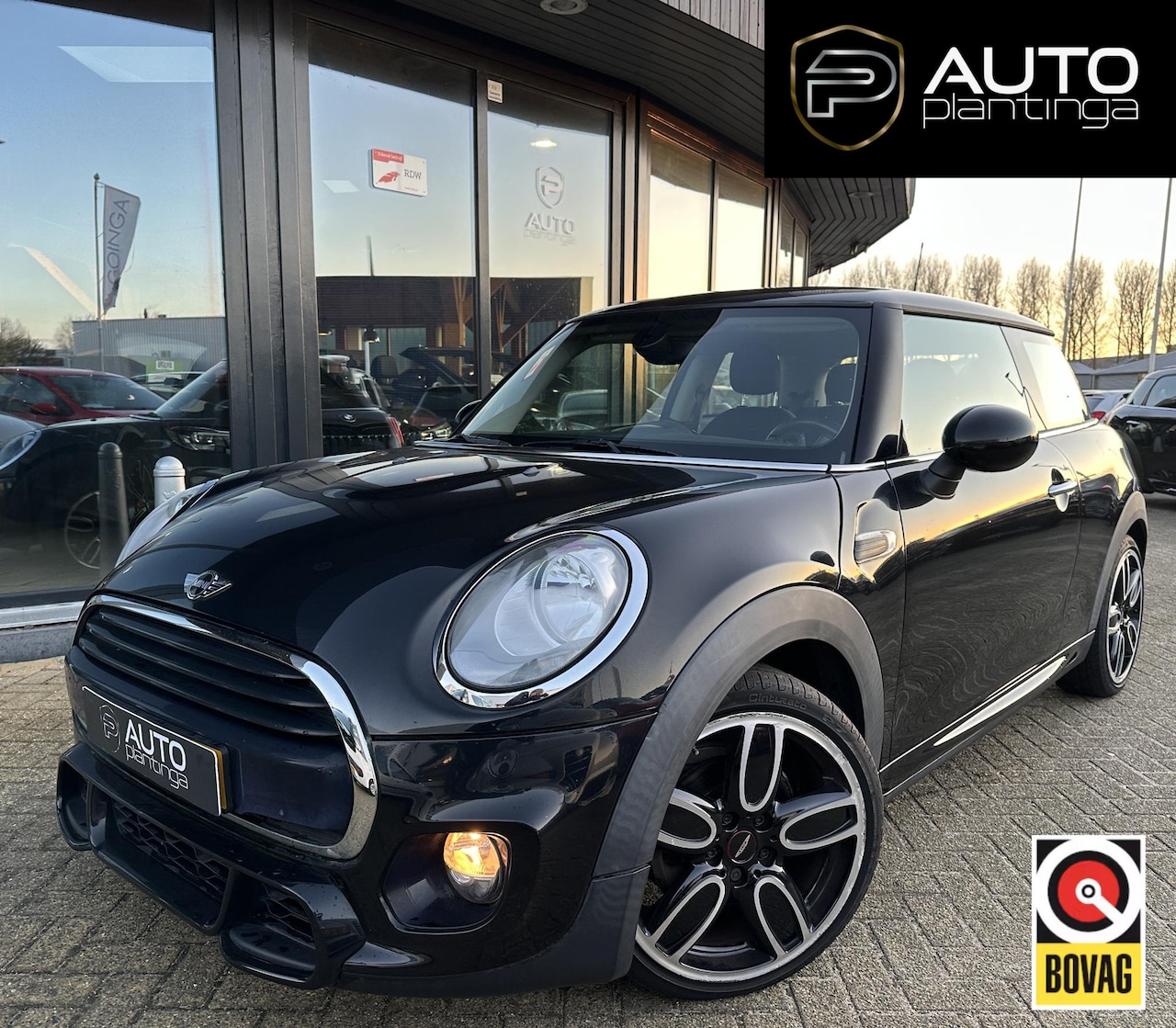 MINI Cooper - Mini 1.5 | 1e Eigenaar! | JCW | NL AUTO | John Cooper Works Pakket | 18 Inch | 2 Sleutels - AutoWereld.nl