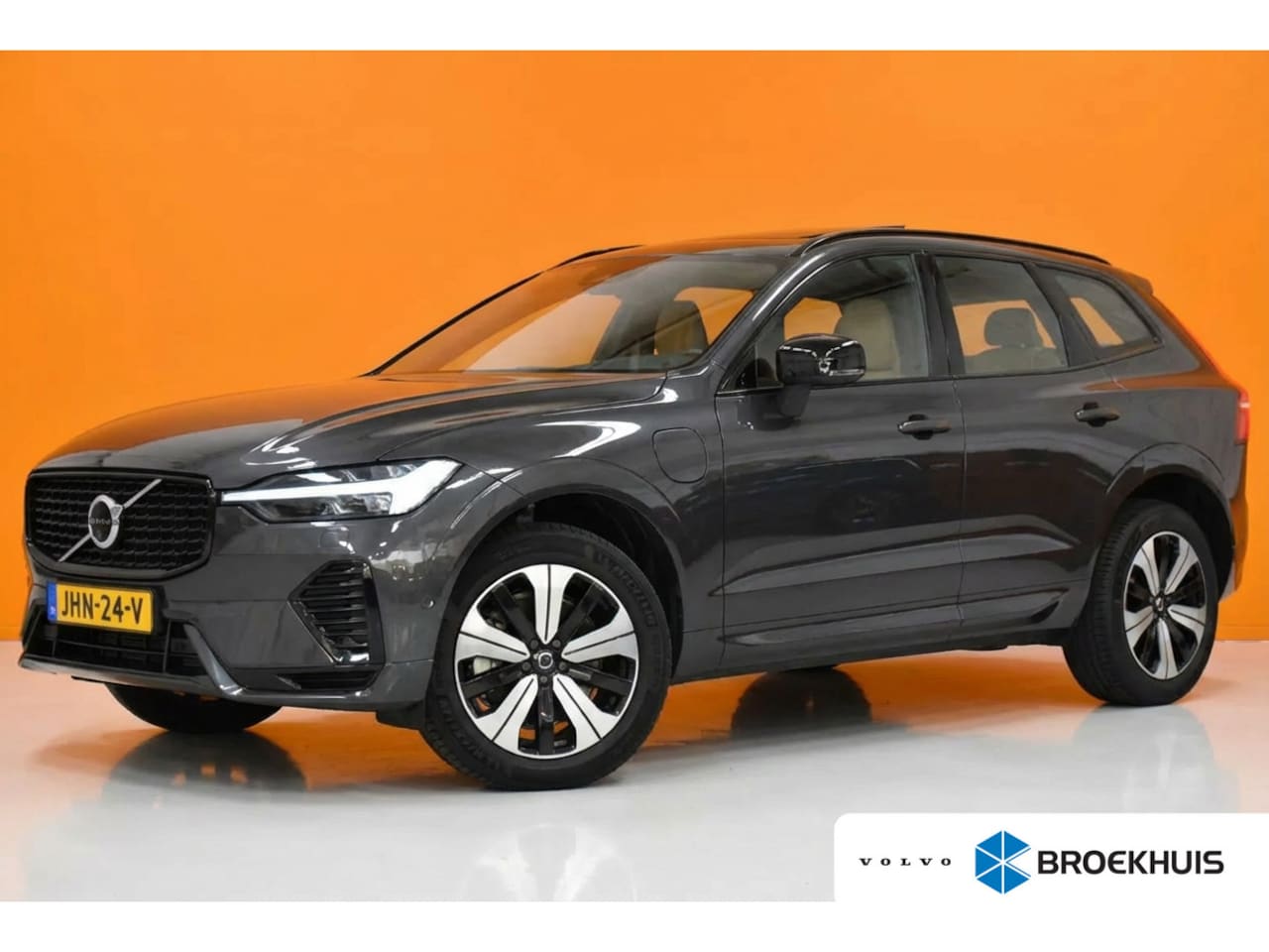 Volvo XC60 - T6 Plus Dark | Luchtvering | Trekhaak | 360cam | Nappaleder | - AutoWereld.nl