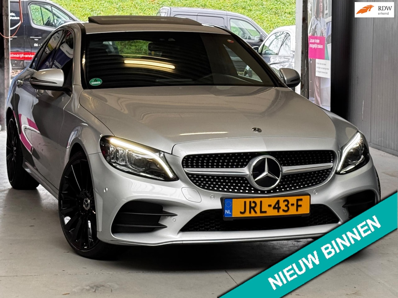 Mercedes-Benz C-klasse - 180 AMG 2019 Schuifdak LED Sfeerverlichting GARANTIE Dealeronderhouden - AutoWereld.nl