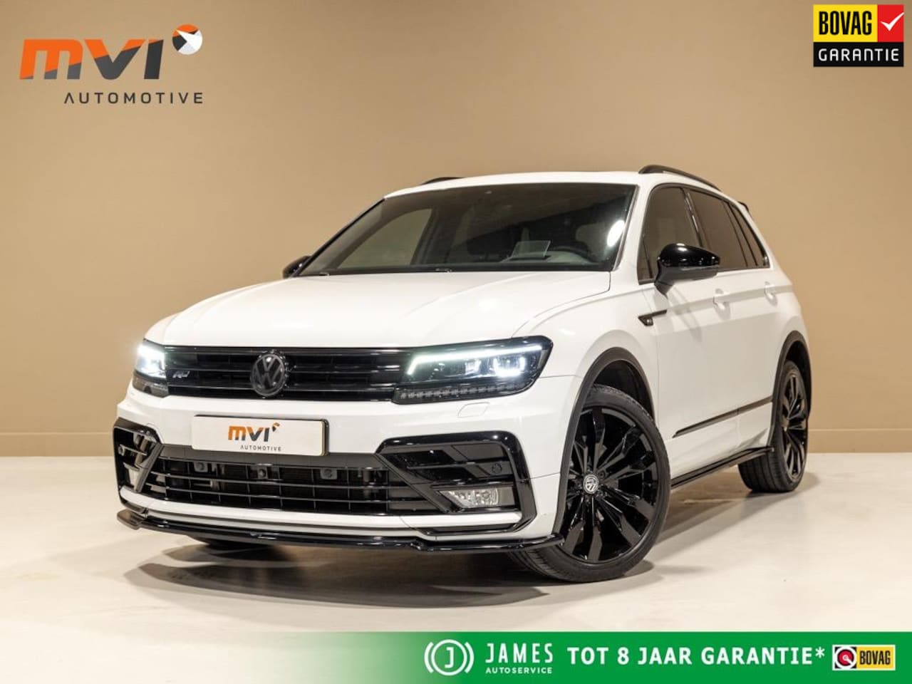Volkswagen Tiguan - 2.0 TSI 4Motion 2x R-Line Blackstyle / 230pk / Panoramadak / Trekhaak / Leder - AutoWereld.nl