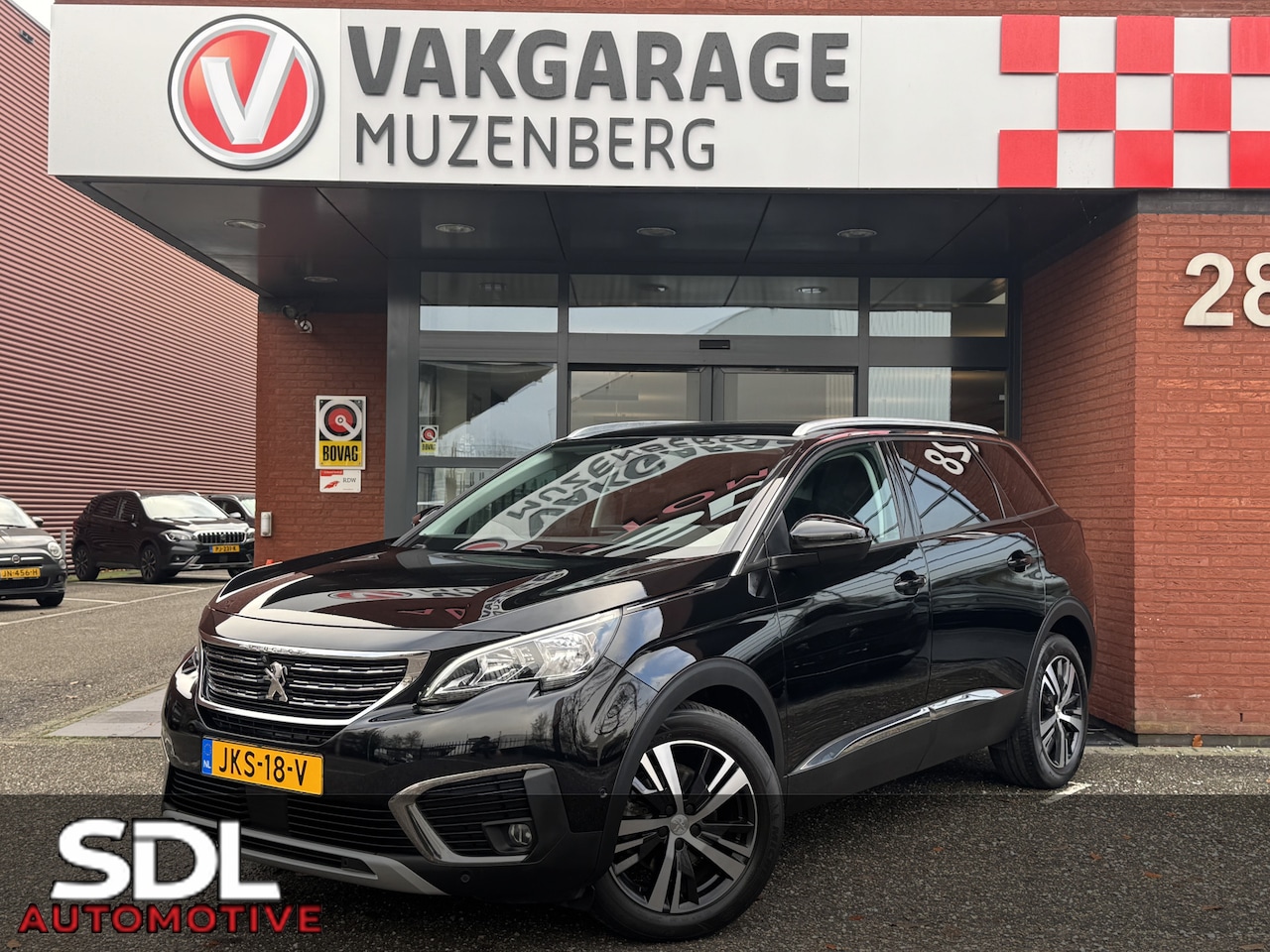 Peugeot 5008 - 1.2 PureTech Allure // 7 PERSOONS!! // NAVI // CAMERA // CLIMA // CRUISE // LEDER // DODEN - AutoWereld.nl