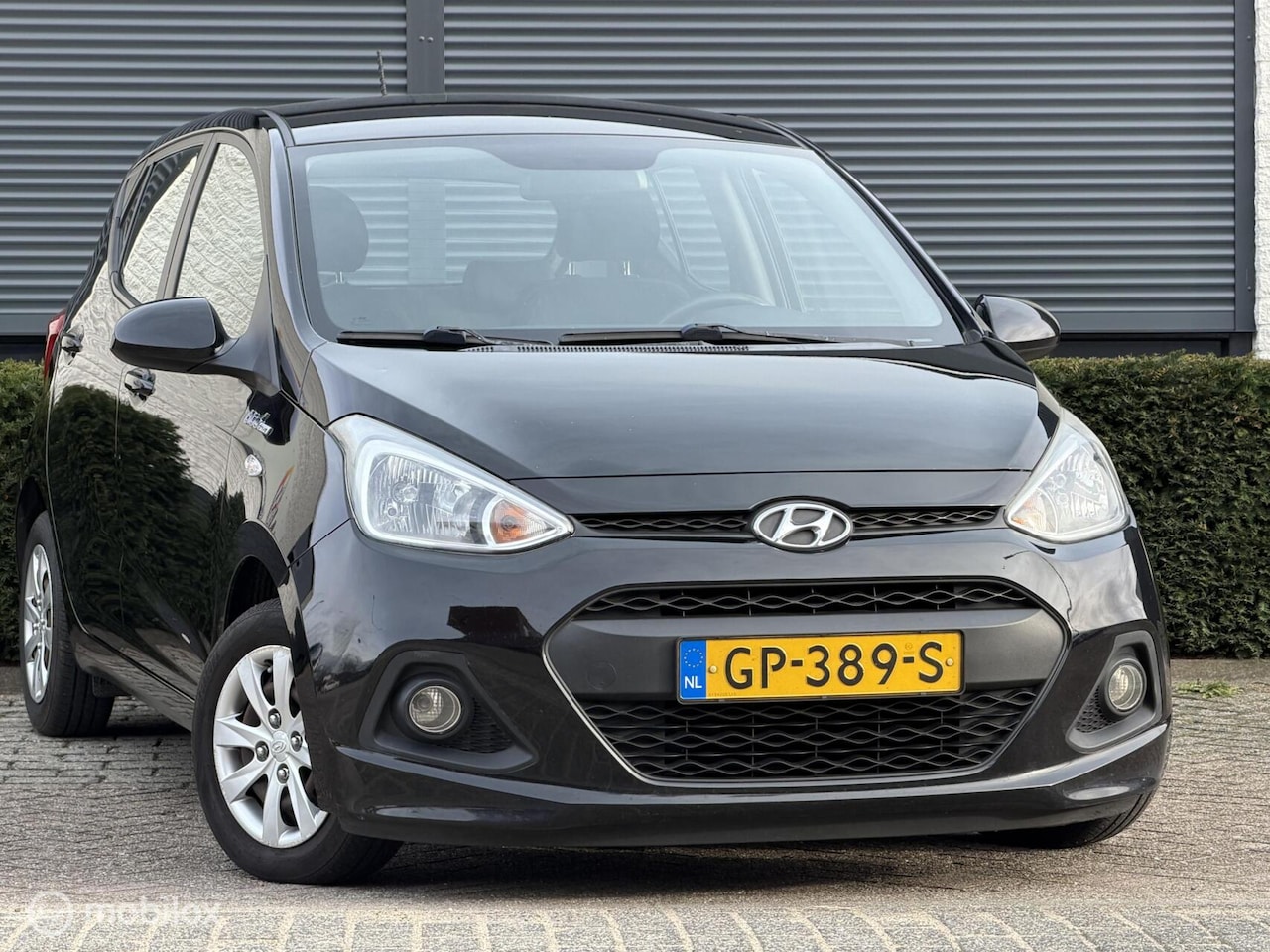 Hyundai i10 - 1.0i i-Motion Comfort|NAP|APK|ELEKPAKKET|AIRCO - AutoWereld.nl