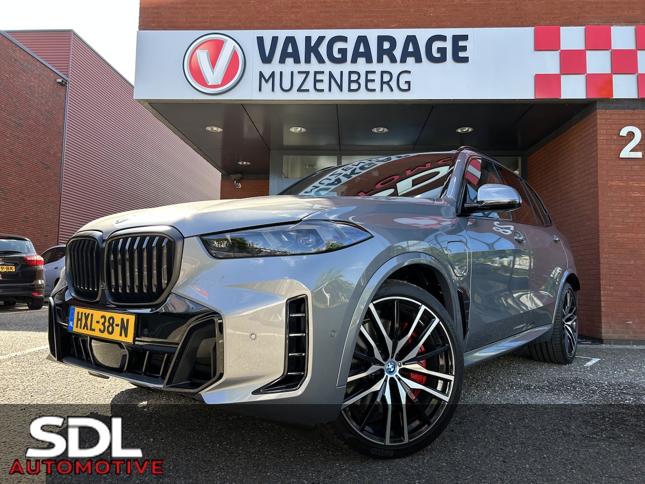BMW X5 - xDrive50e // M-PRO // MATRIX LED // HARMAN KARDON // MEMORY SEAT // PANO/SCHUIFKANTELDAK / - AutoWereld.nl