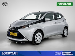 Toyota Aygo - 1.0 VVT-i x-play Automaat | Camera | Multimedia | Airco | Metallic Lak |