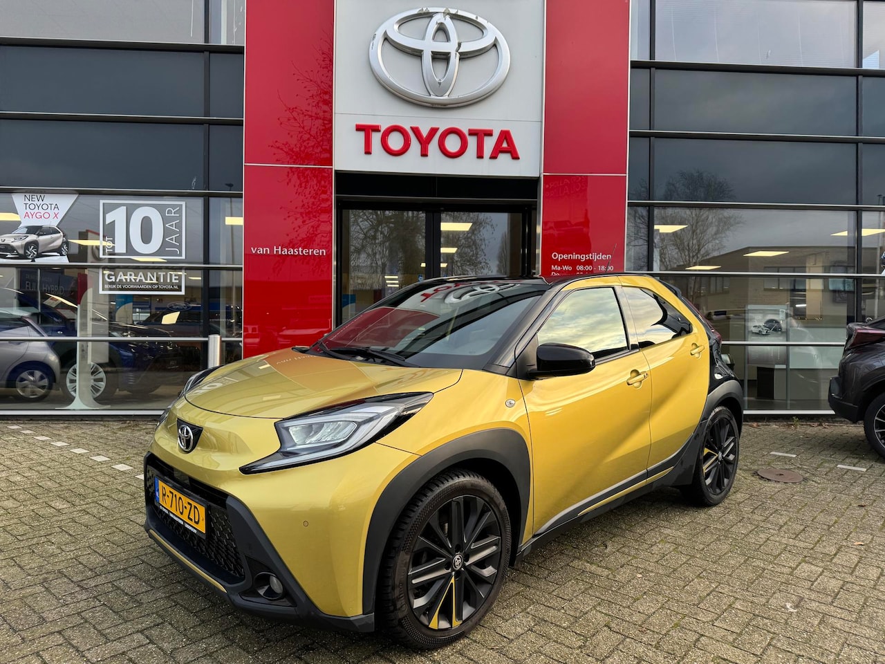 Toyota Aygo X - 1.0 VVT-i MT Premium 1.0 VVT-i MT 72pk Premium - AutoWereld.nl