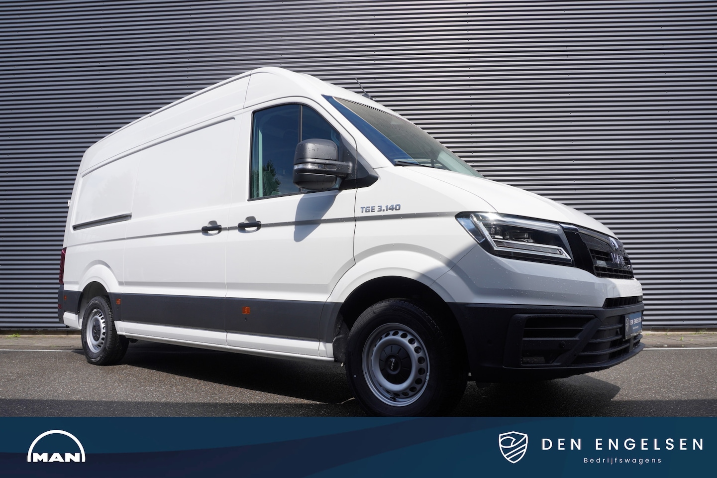 MAN TGE - 3.140 l 2.0 TDI 140PK RWD l L3H3 l Betimmering l LED-koplampen l Parkeercamera l Trekhaak - AutoWereld.nl