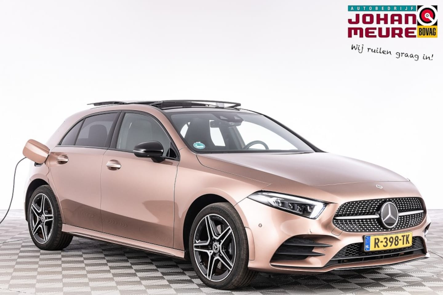 Mercedes-Benz A-klasse - 250 e AMG Line | PANORAMADAK | Full LED ✅ 1e Eigenaar - AutoWereld.nl