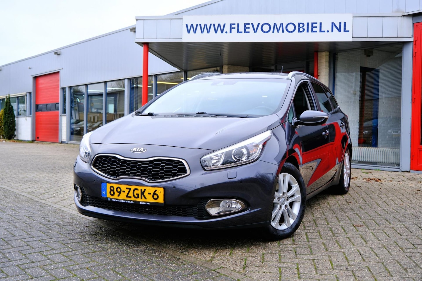 Kia Cee'd Sportswagon - Ceed 1.6 GDI Super Pack Premium Xenon|Leder|Navi|ParkAssist|LMV - AutoWereld.nl