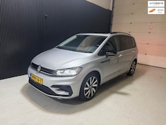 Volkswagen Touran - 1.5 TSI R-Line/pano/keyles/trekhaak