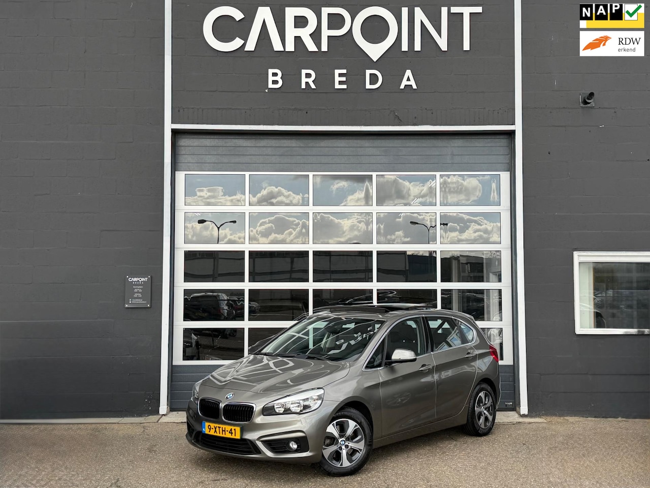 BMW 2-serie Active Tourer - 218i Executive 218i Executive, PANO, NAVI, CLIMA, STOELVERWARMING - AutoWereld.nl