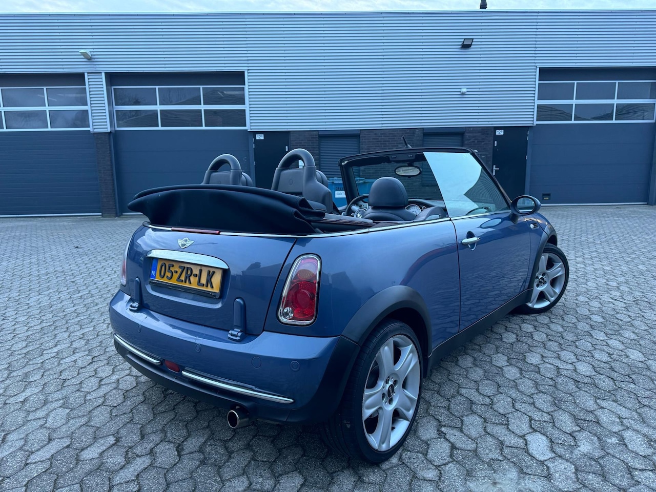 MINI Cabrio - 1.6 Cooper Chili Mini 1.6 Cooper Chili, LEER, STOELVERWARMING, AIRCO, APK - AutoWereld.nl