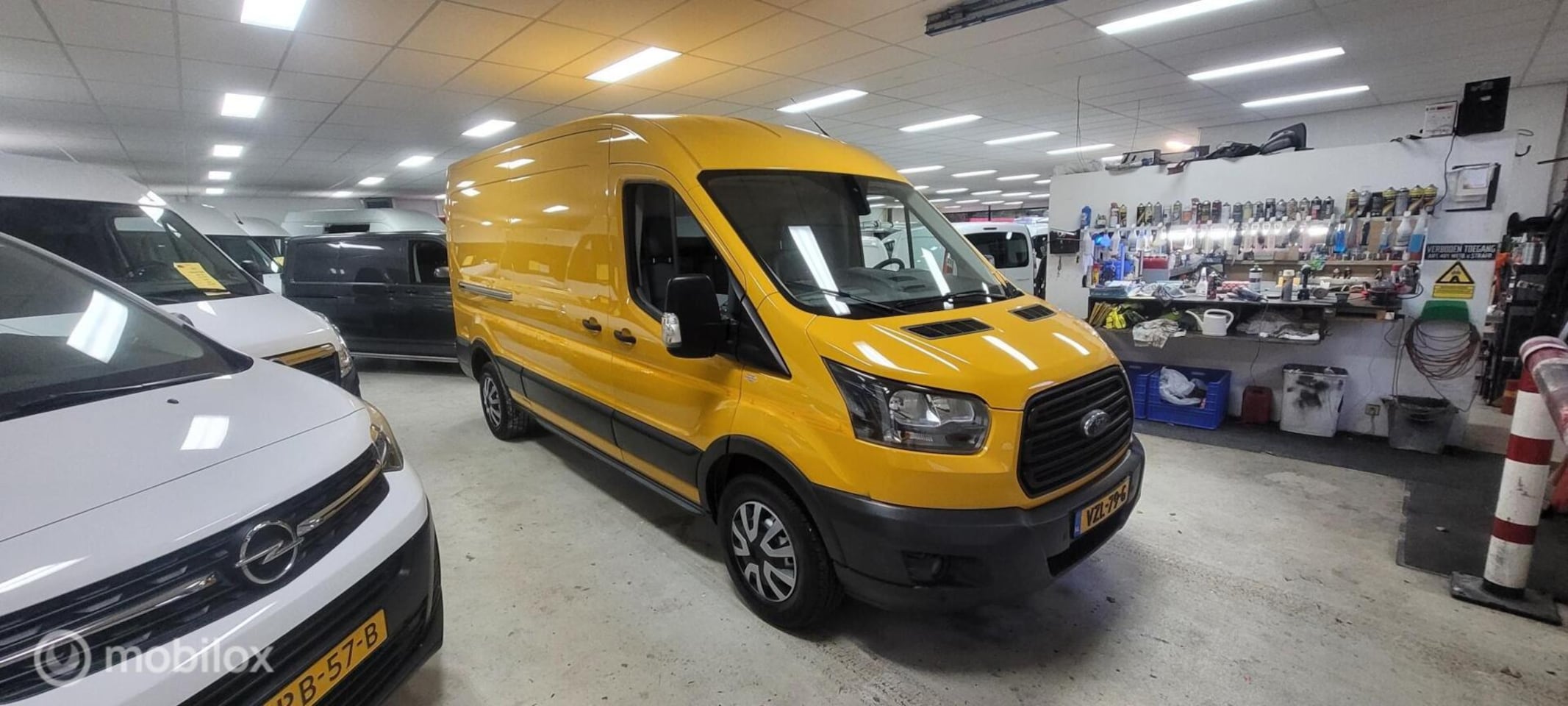 Ford Transit - 350 2.0 TDCI L3H2 Ambiente 350 2.0 TDCI L3H2 Ambiente - AutoWereld.nl