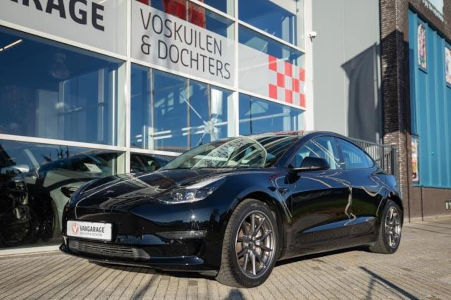 Tesla Model 3 - Long Range RWD Long Range AWD 75 kWh | Autopilot | Trekhaak - AutoWereld.nl