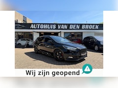 Ford Focus Wagon - 2.0 ST 250Pk Navi Cruise Climate Ctr Camera DAB Xenon Leer Elek Pakket Nw Apk