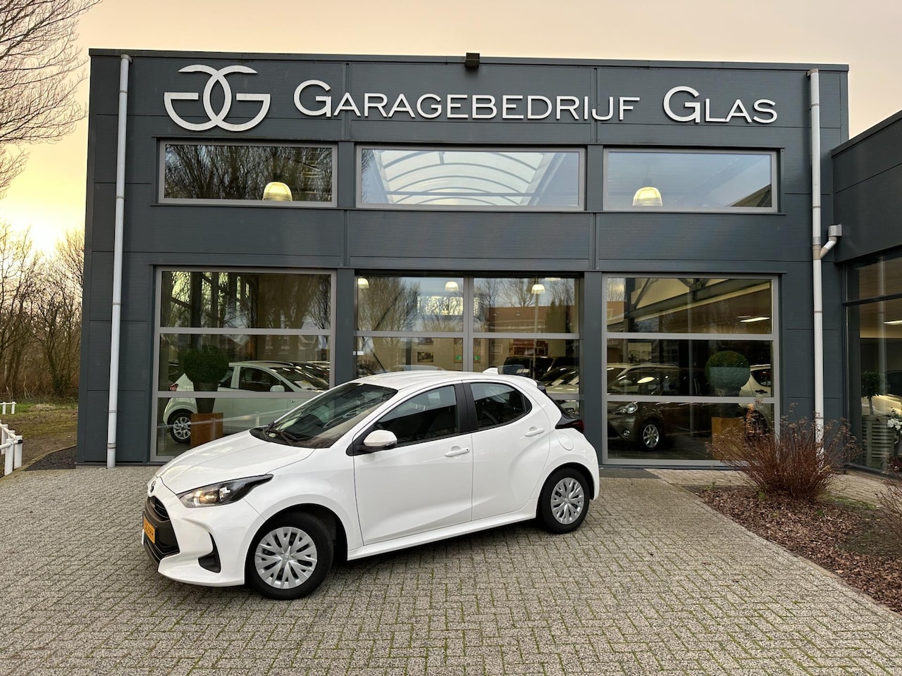 Toyota Yaris - 1.5 Hybrid Active camera - carplay - AutoWereld.nl