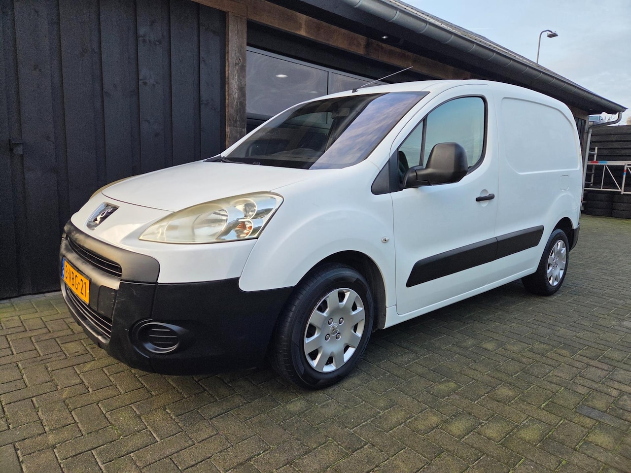 Peugeot Partner - 120 1.6 HDI L1 XR 120 1.6 HDI L1 XR - AutoWereld.nl